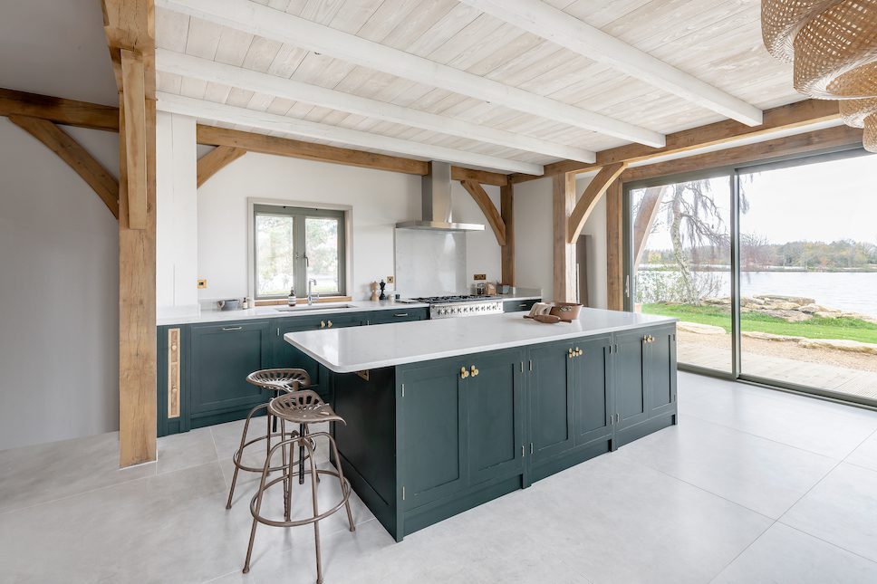 Corston带来建筑细节的湖滨住宅-6