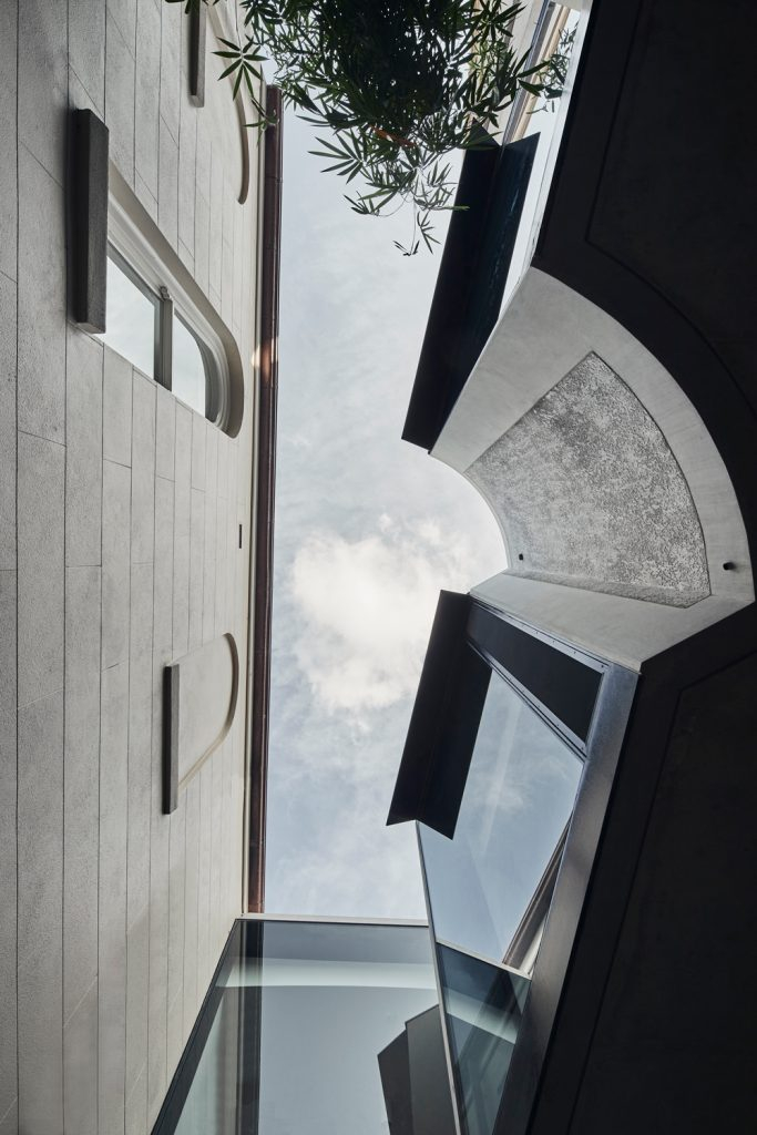 Two Parallel Buildings Above Sydney Harbour | Chenchow Little-36