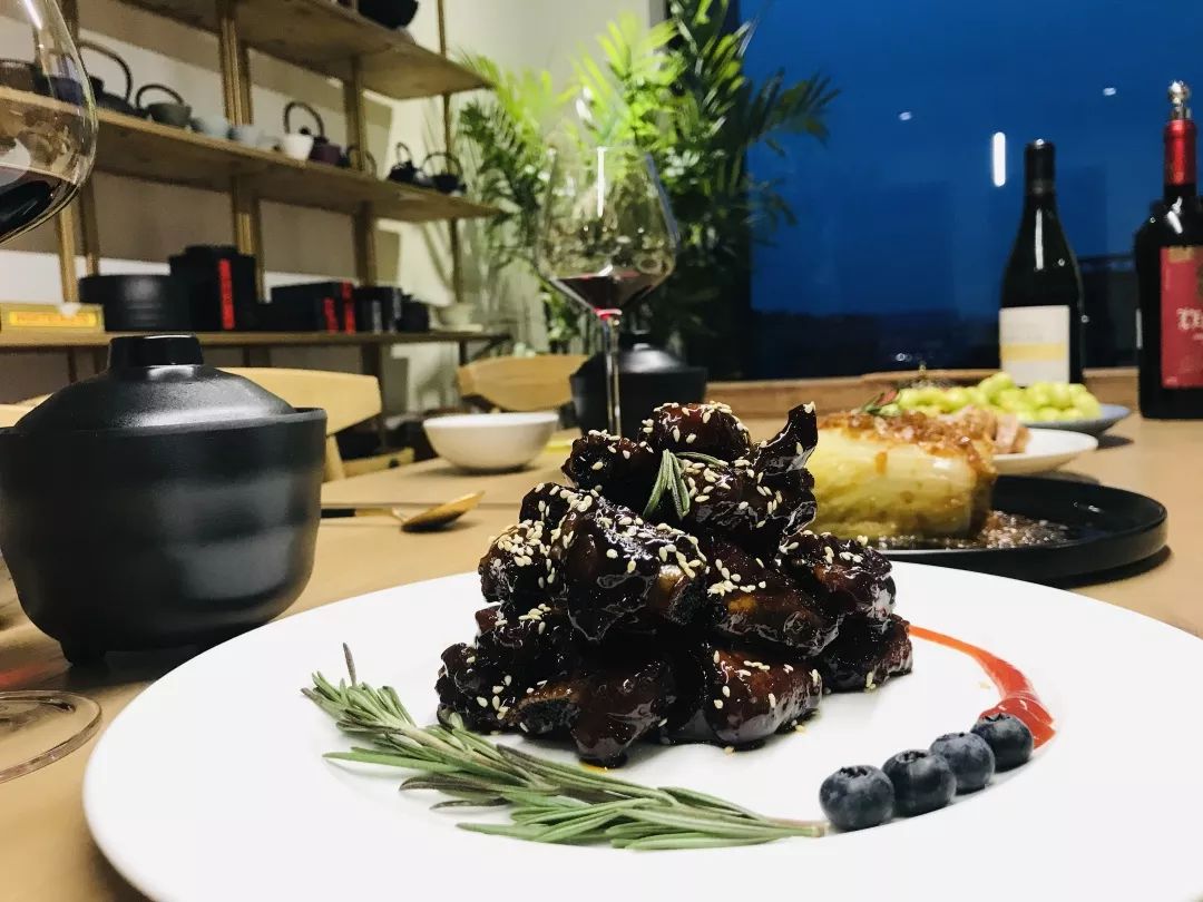 90 后小资男独居空间,设计师同学的跨界之作-35