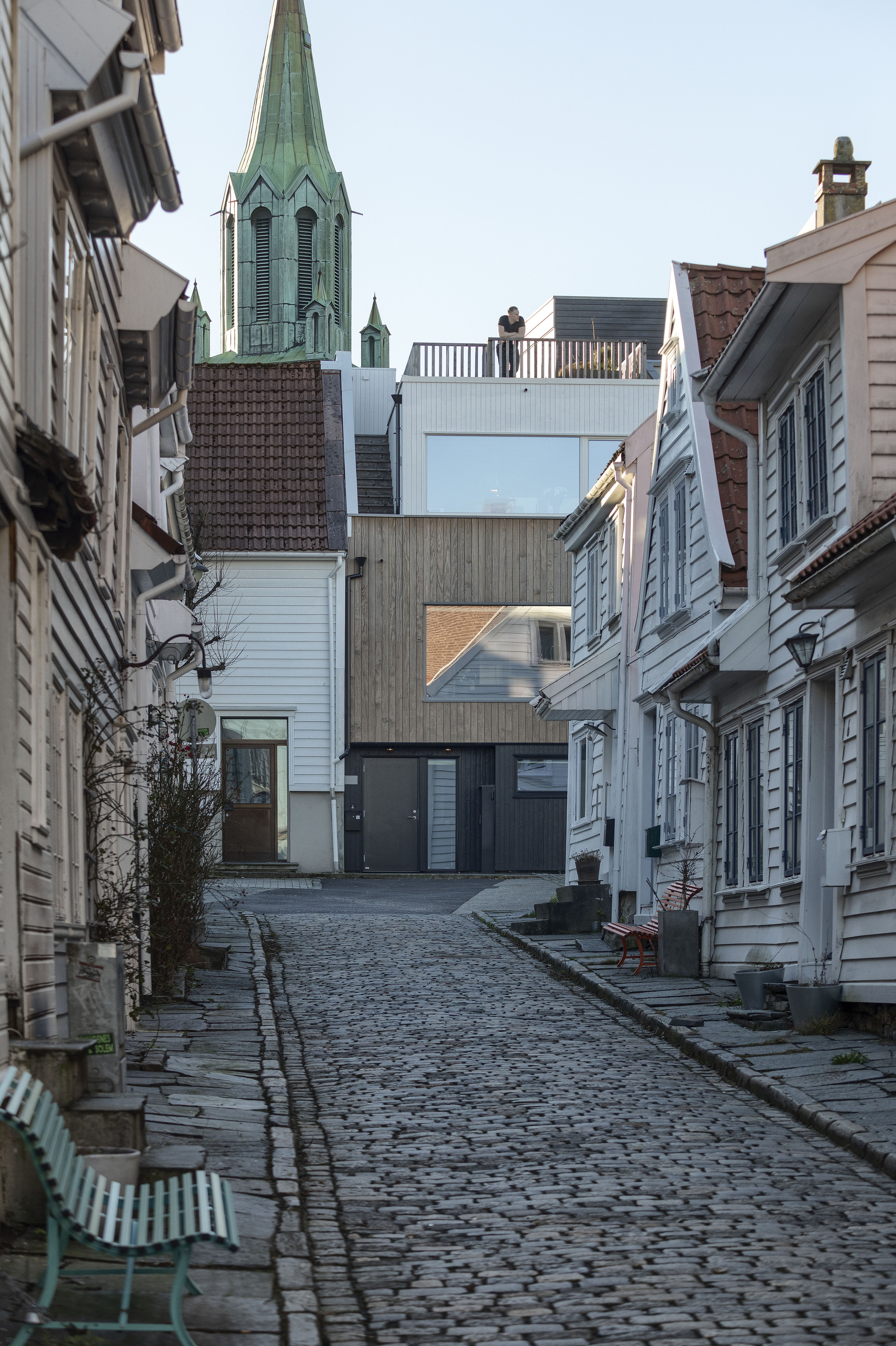 挪威海滨小镇的木质生活 | ABC Street House-1