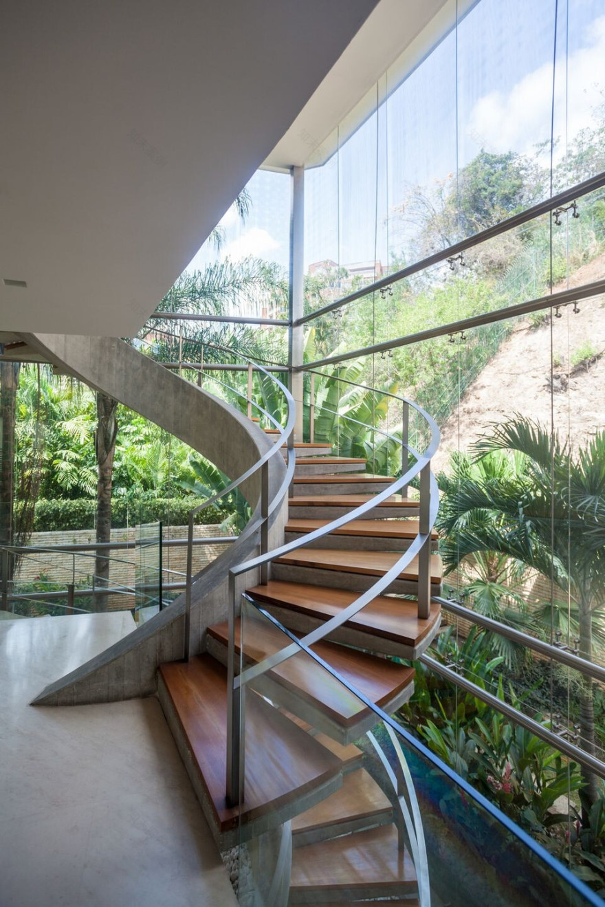 委内瑞拉螺旋形透明别墅,诠释轻盈与通透-40
