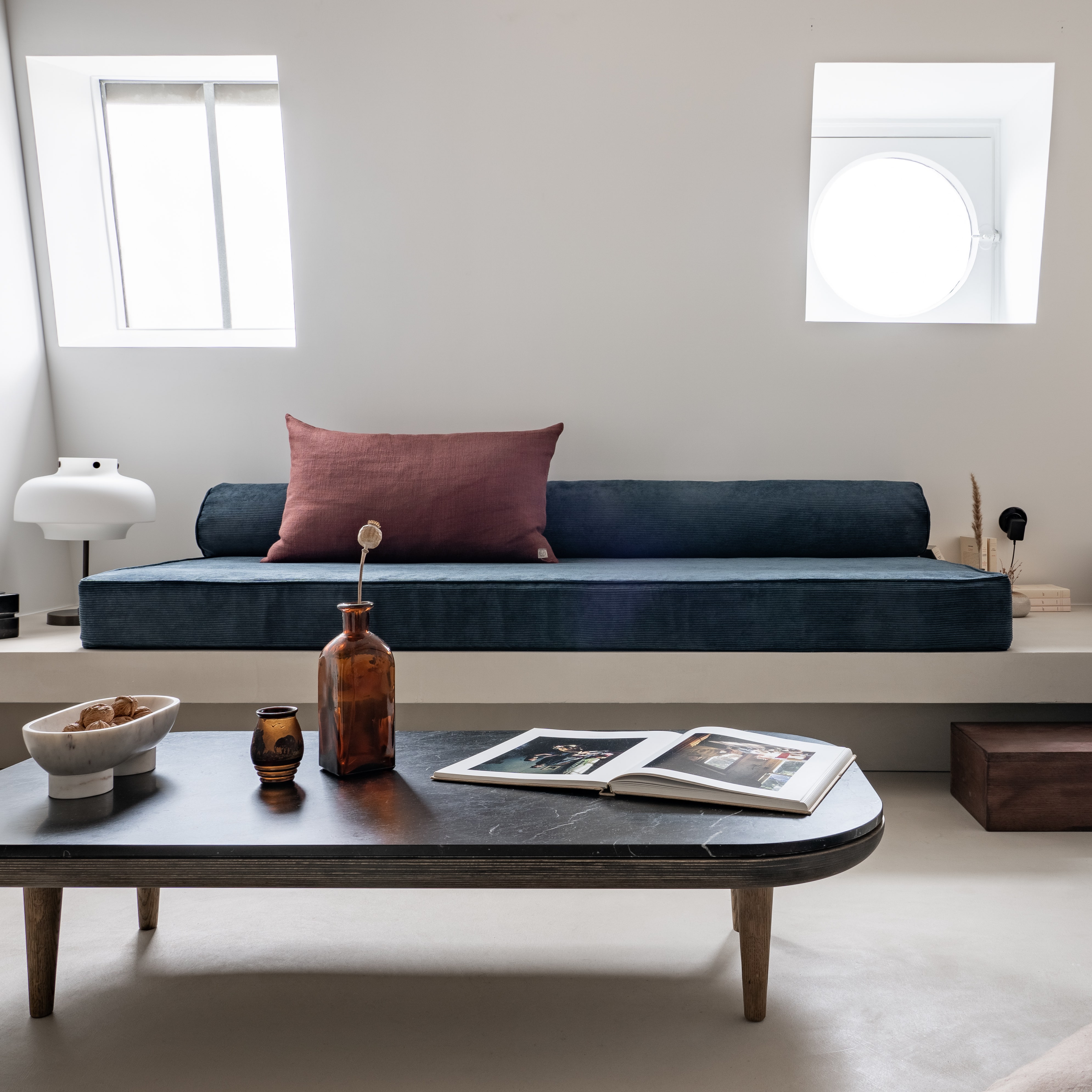 巴黎小户型公寓的垂直空间魔术-0