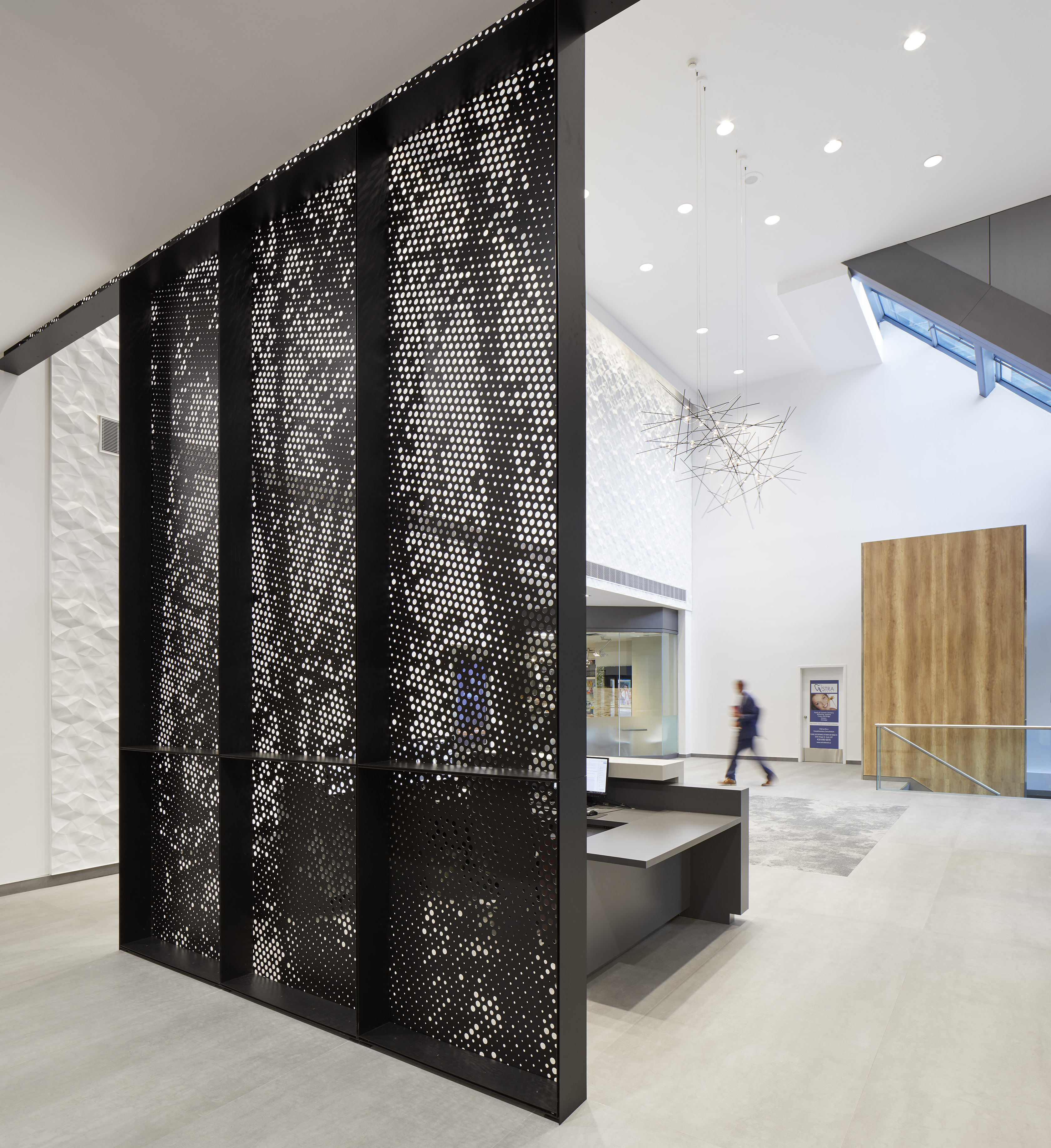 多伦多 30 年老楼翻新变身时尚办公空间-17