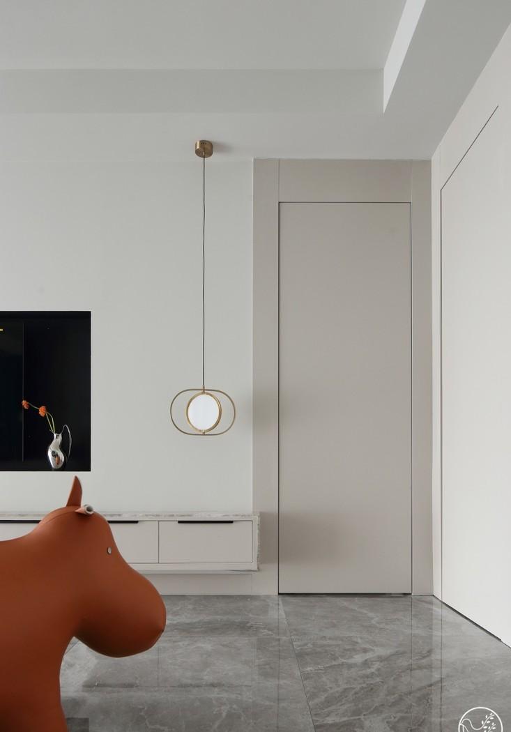 融合浪漫与实用的现代家居设计-12