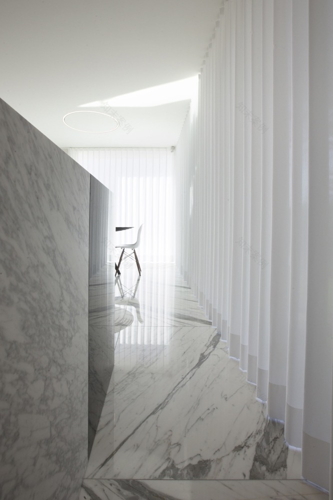 比利时哈塞尔特现代家庭住宅-55