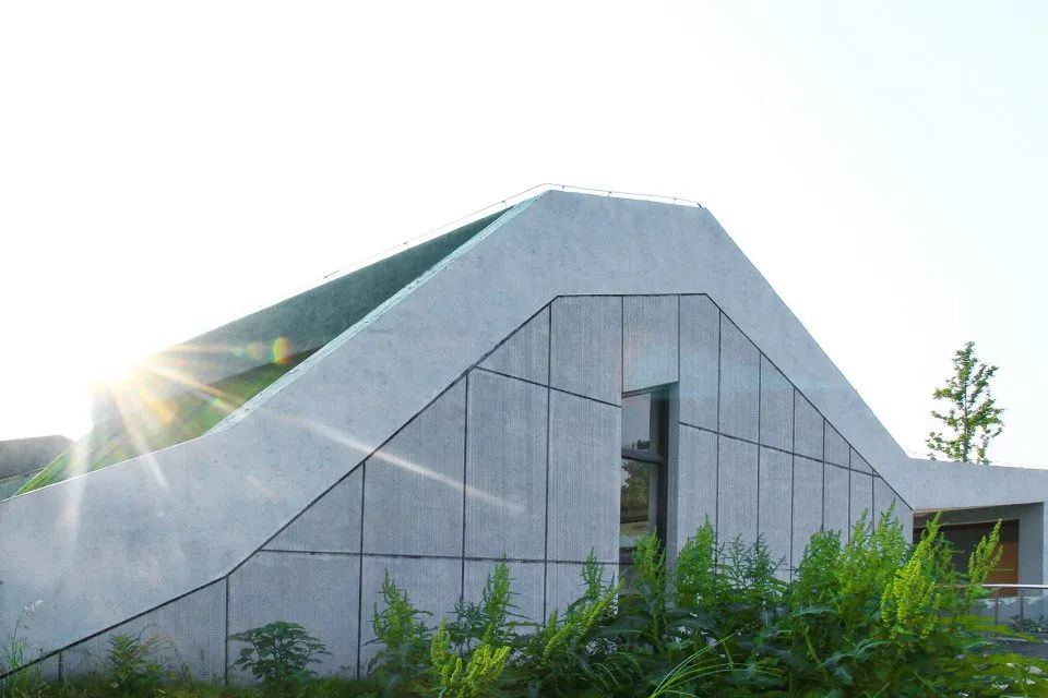 苏州东太湖防汛仓库获德国设计奖 | 融入自然的绿色建筑-32