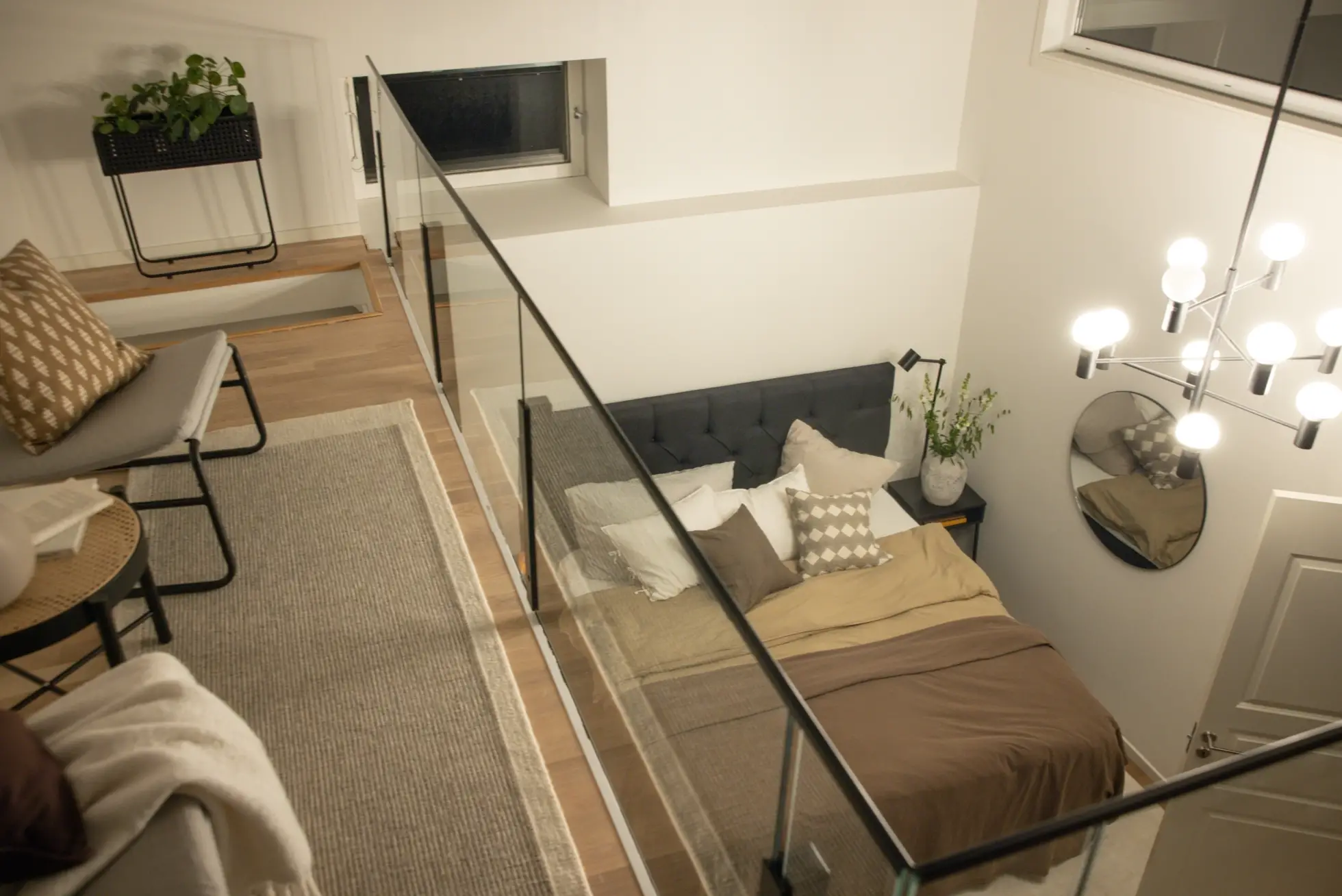 一个不寻常的且宽敞的屋顶下的三居室公寓-12