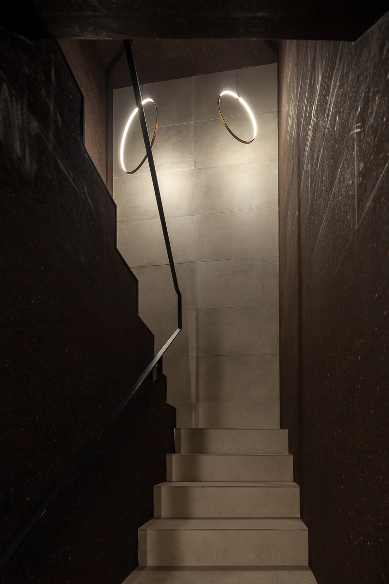 软木与木屋结构的魅力空间-6