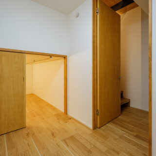 新宿の家 隙間の光明丨日本京都丨キトキノアーキテクチャ（小林玲子）-10