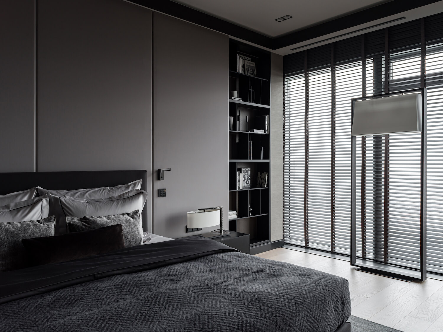 莫斯科黑色系公寓设计 既沉稳又有质感-13