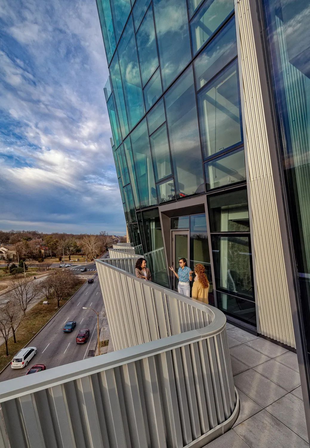 珍妮·甘建筑事务所 Studio Gang 新作,四款高层建筑个性与功能并存-34