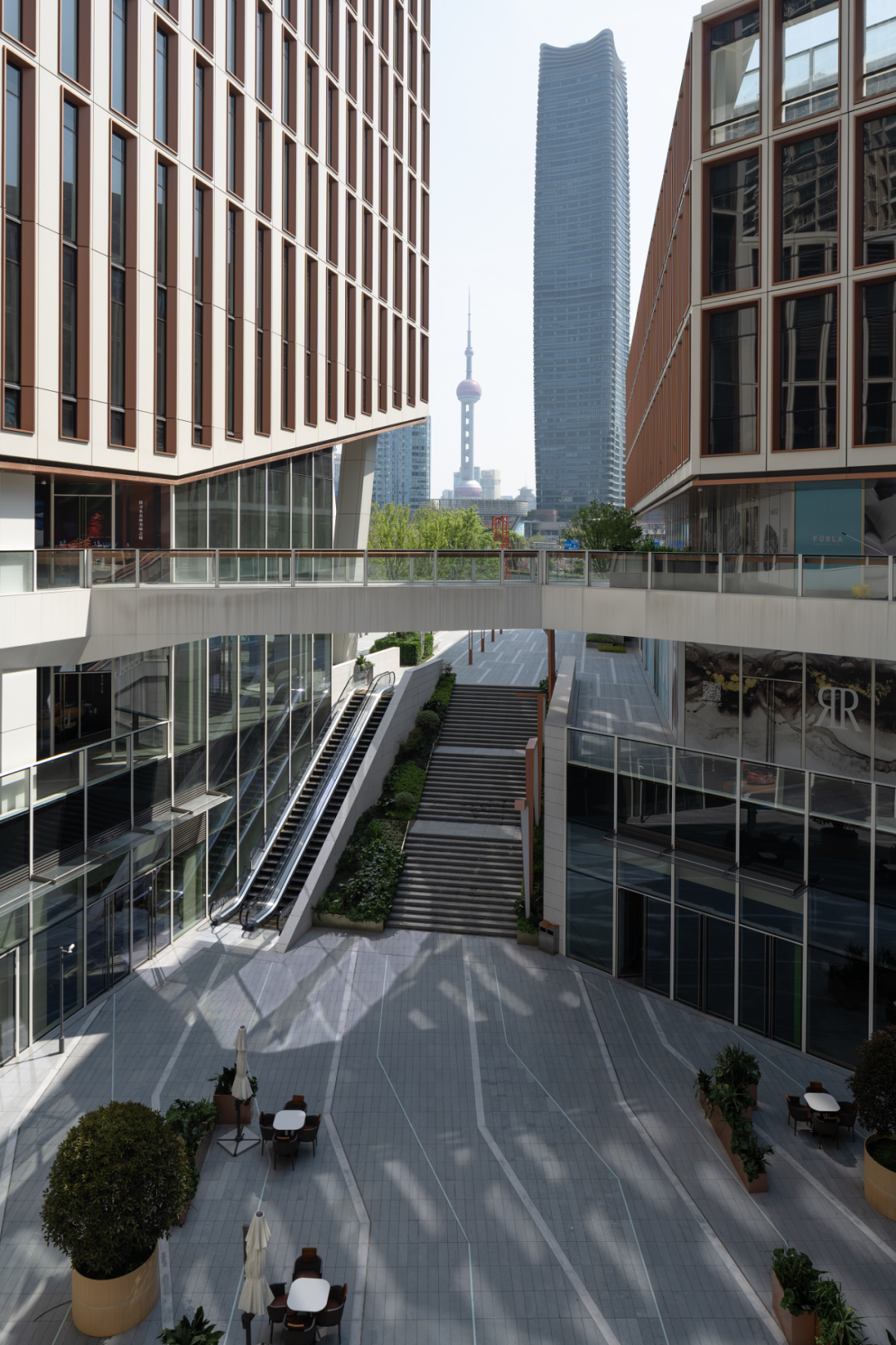 上海国华金融中心，黄浦江畔 灯塔相望丨中国上海丨上海柏熙标识有限公司-23