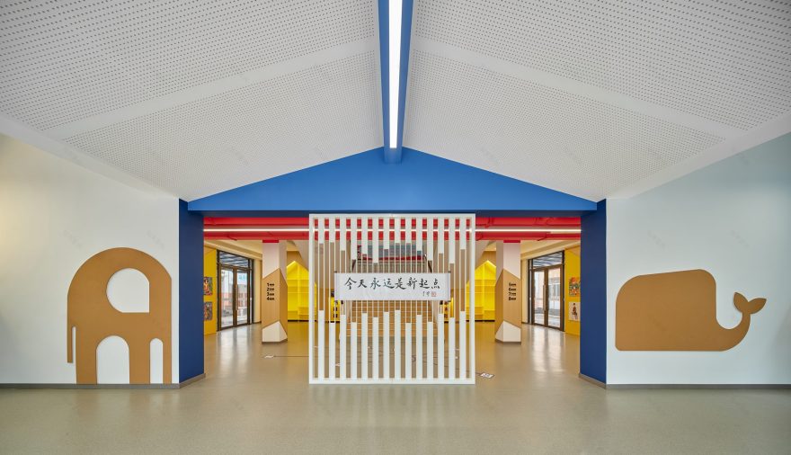 曹行小学主教学楼入口大厅改造丨中国上海-3