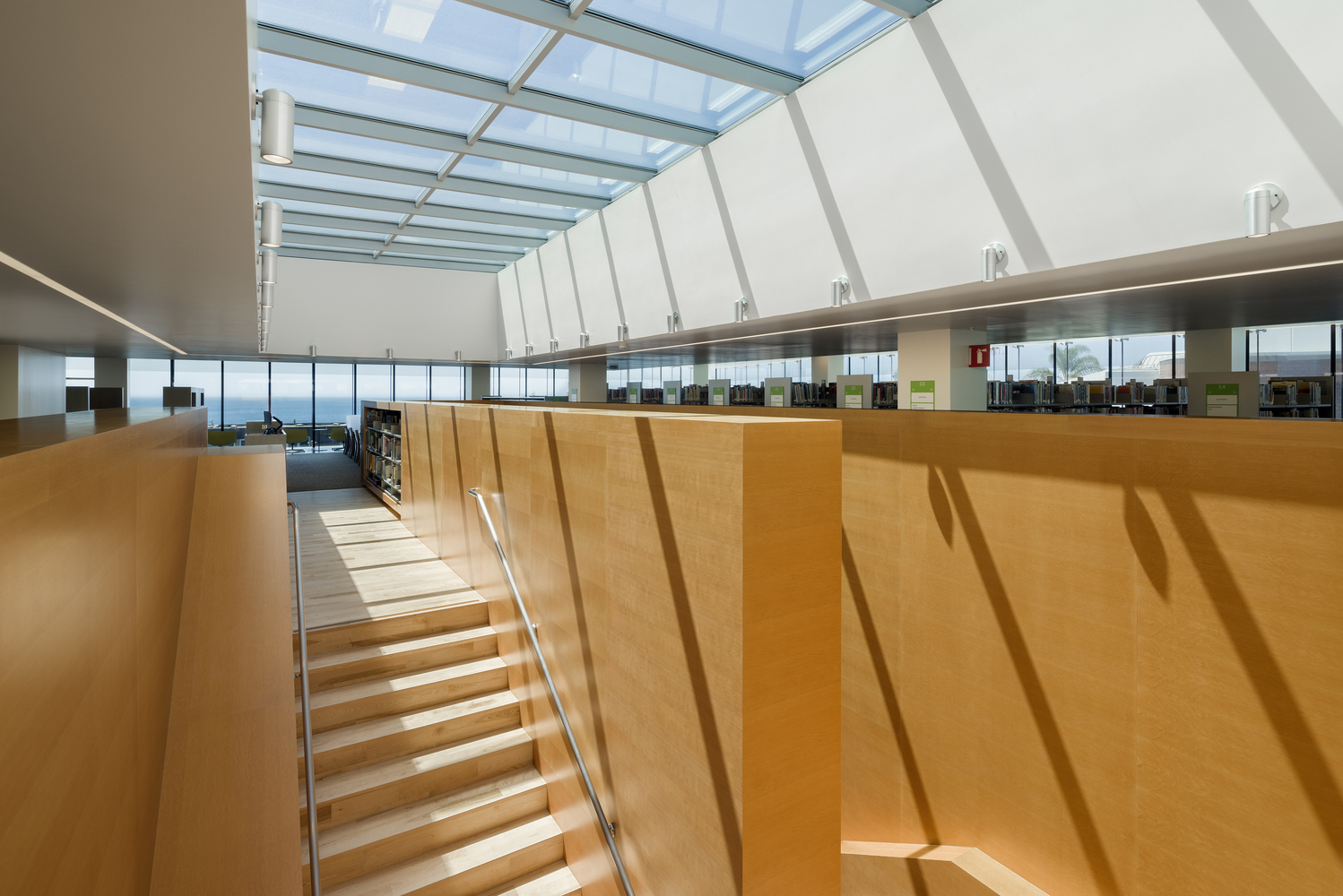 曼哈顿海滩图书馆-30