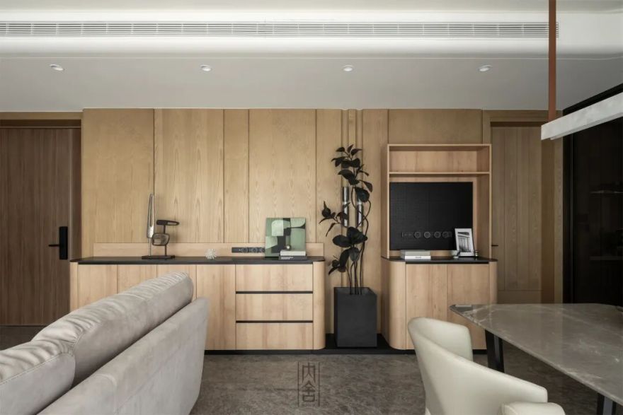 内舍软装丨143㎡意式原木风,光的走向,决定了家的节奏。-9