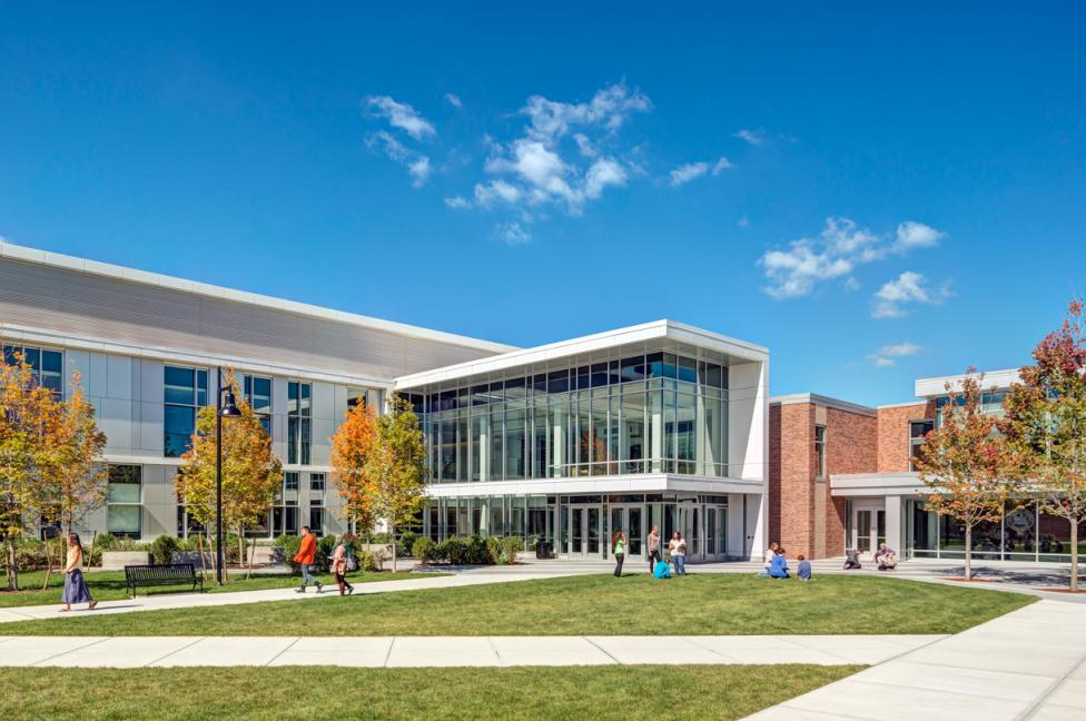 Fitchburg State University-The Antonucci Science Complex | CBT-9