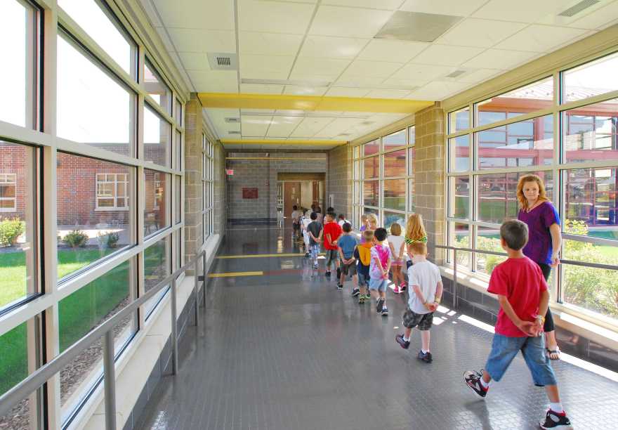 Luther J. Schilling 学校翻新,创造高效教育环境-12