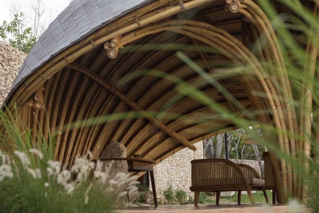 巴厘岛悬崖上的竹屋（Intaaya健康静修之所）丨Pablo Luna Studio-15