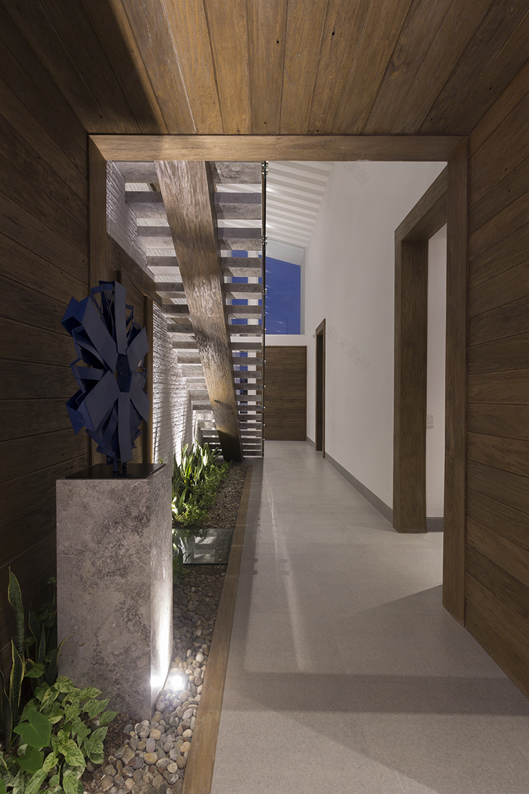 彭塔布兰卡白色别墅-4