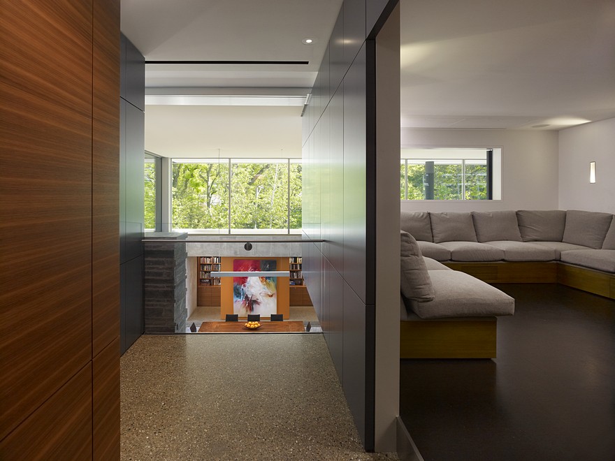 Hinsdale House Has an Ideal Exposure to the Sun and Protected Views-17