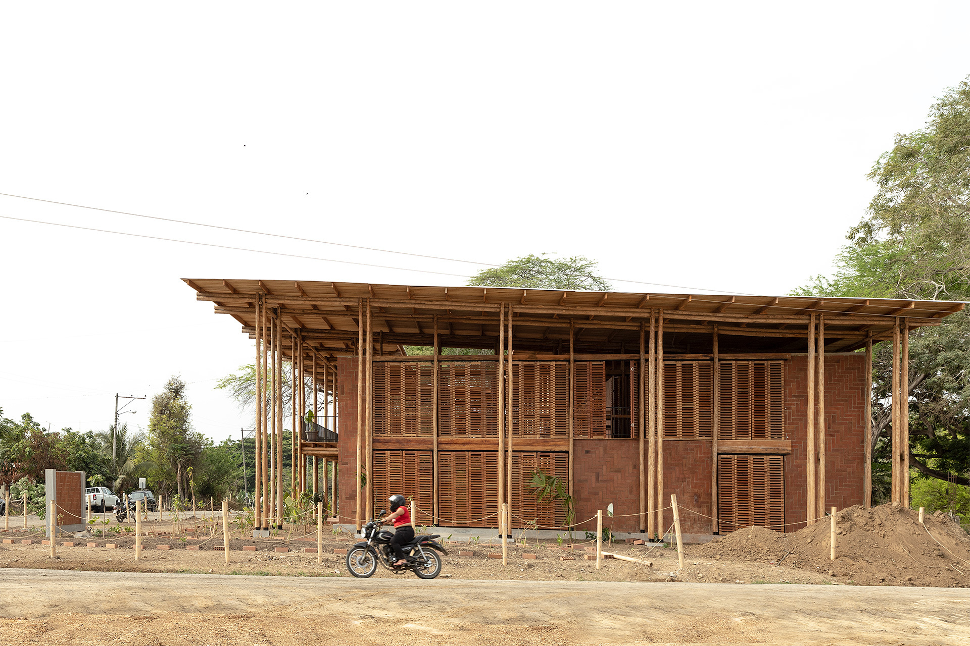 Community Productive Development Center Las Tejedoras / Natura Futura Arquitectura + Juan Carlos Bamba-14