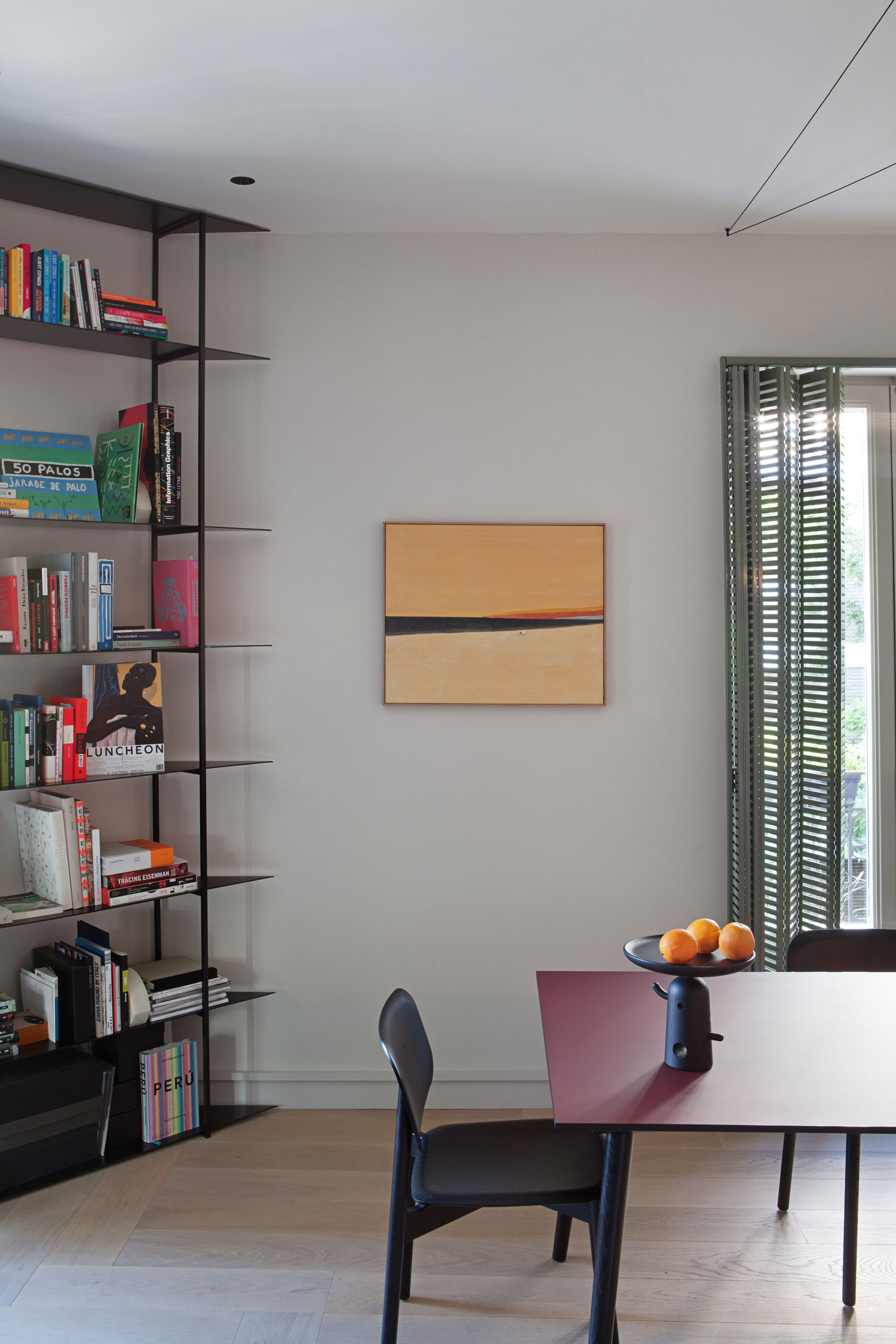 Madrid 公寓的趣味翻新 | 工业风与温馨家居的完美融合-19