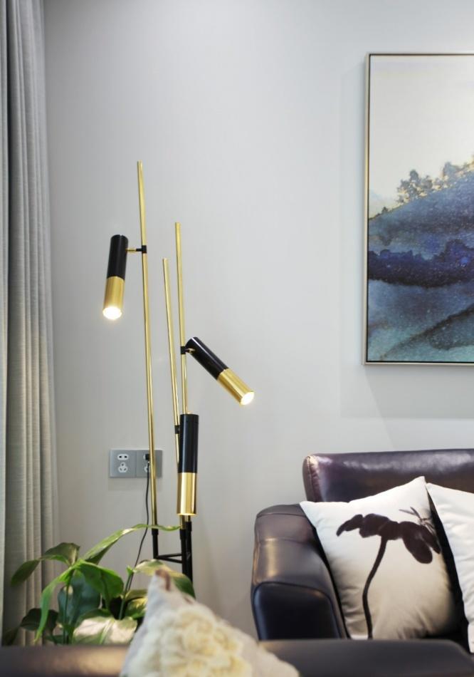 
也许爱不是热情，也不是怀念，不过是岁月 -1