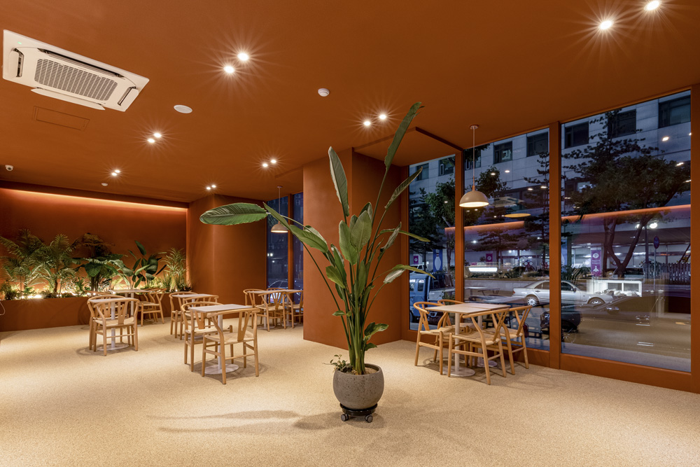 红色顿悟 | 22 平米极简咖啡厅设计-6