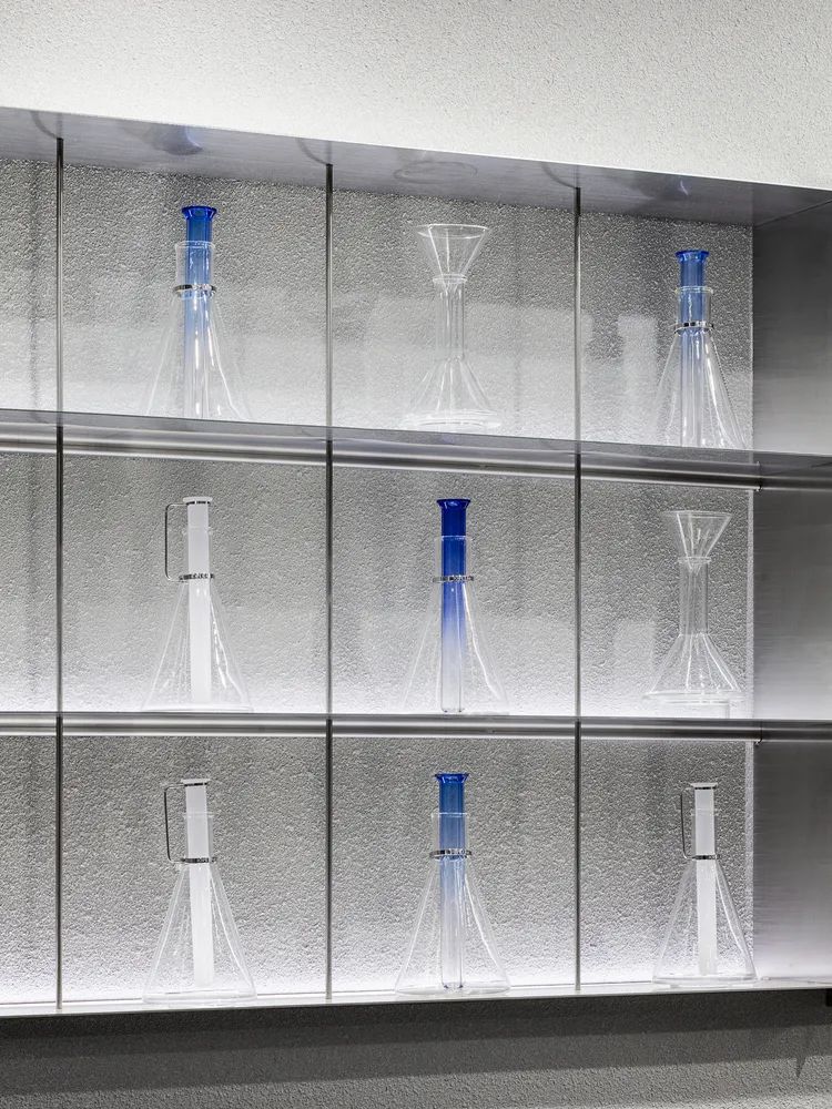 蓝灰调·质感商业空间·IOPE 实验室定制护肤新体验丨韩国-14