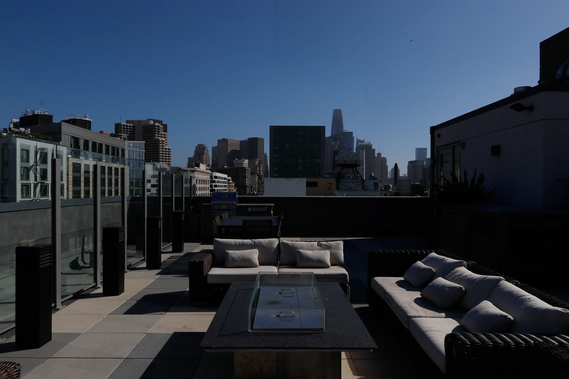 Market St, SF. 94103. AEB 5 Brackets-60