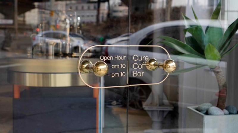 12 坪现代咖啡馆，演绎极致空间美学-11