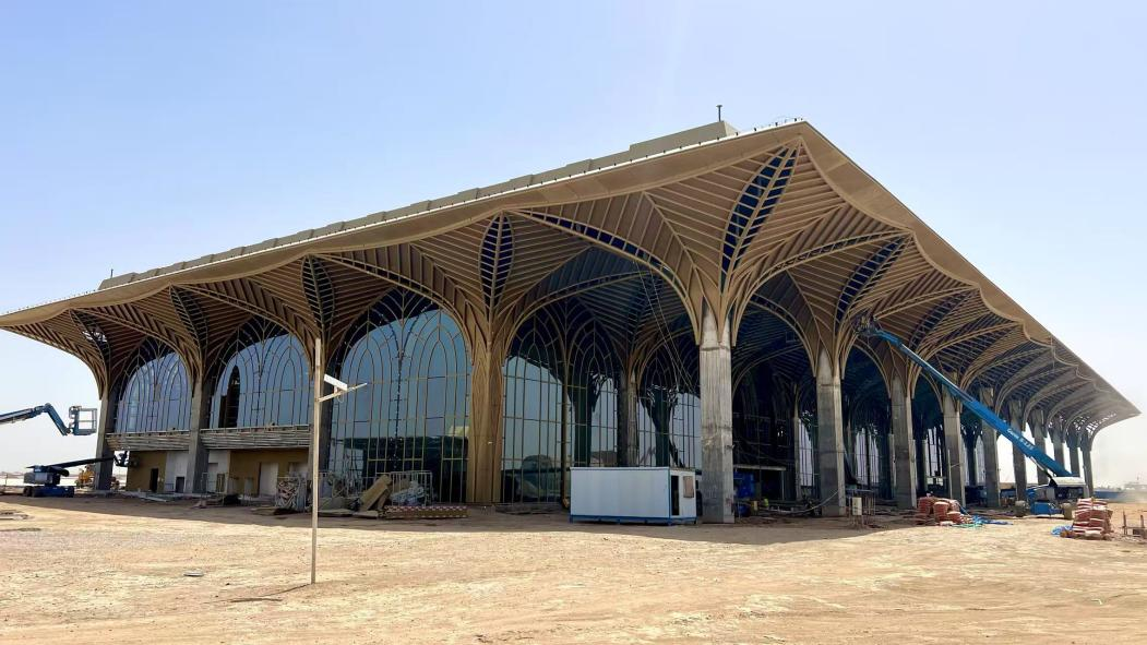 伊拉克纳西里耶国际机场主航站楼幕墙施工进入新节点-22