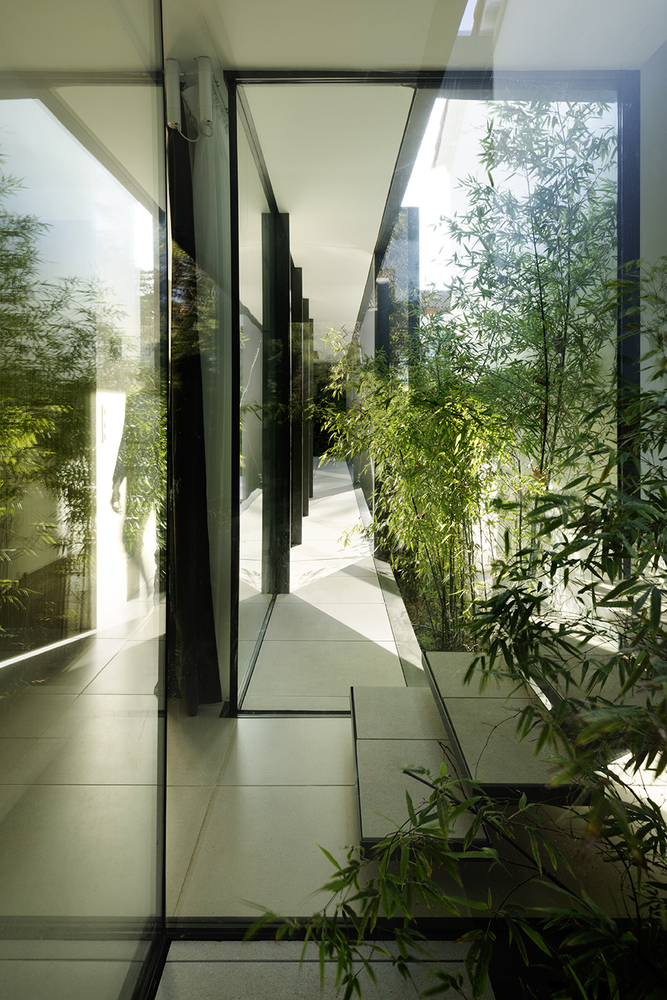 公园旁的黑色金属盒子——法国 Montpellier CTN House-39