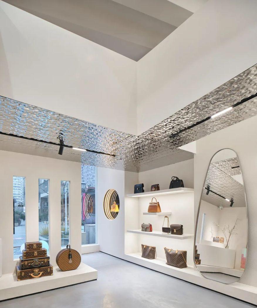 AO×DESIGN 奢侈品店的悬浮桥梁设计-13