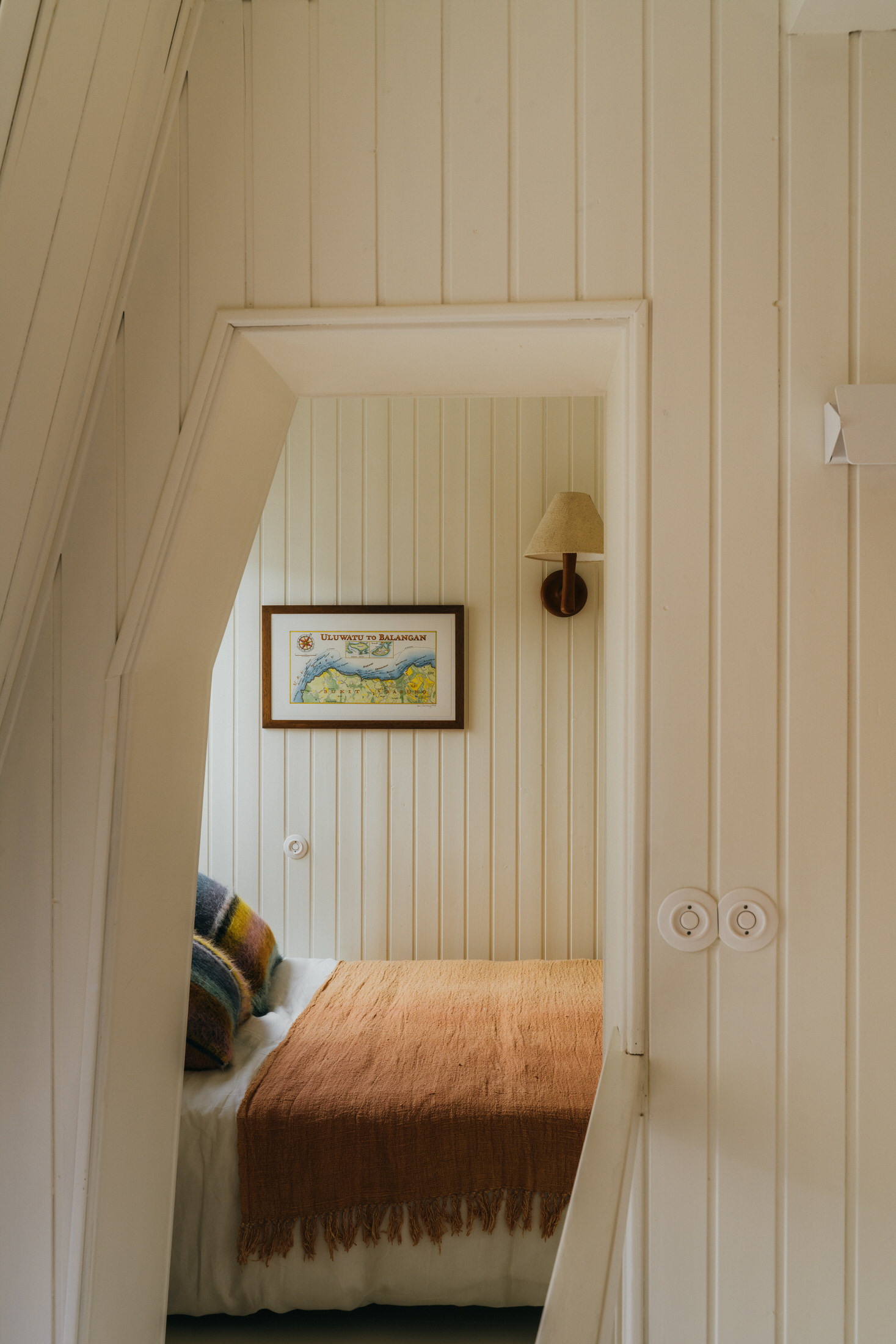 Eclectic Elegance: Turenne Apartment in Paris by Alicia Luxem.-52