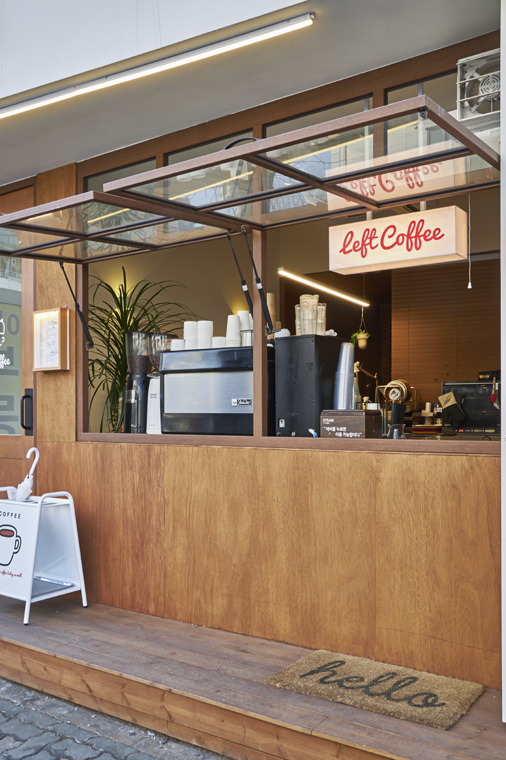 简约奢华 | 10 平米小空间咖啡厅设计-3