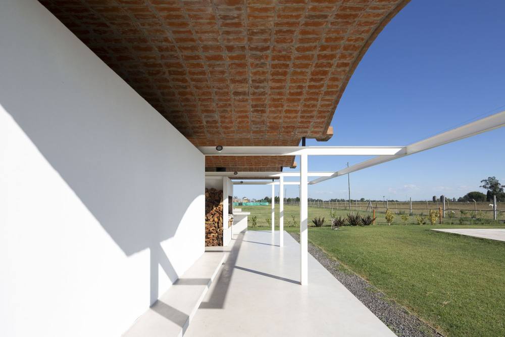 阿根廷Monopoli 住宅，金属框架+瓷屋顶(2021)(Fabrizio Pugliese)设计-34