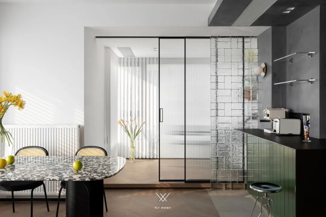 两犬一花的生活美学丨菲拉设计-26