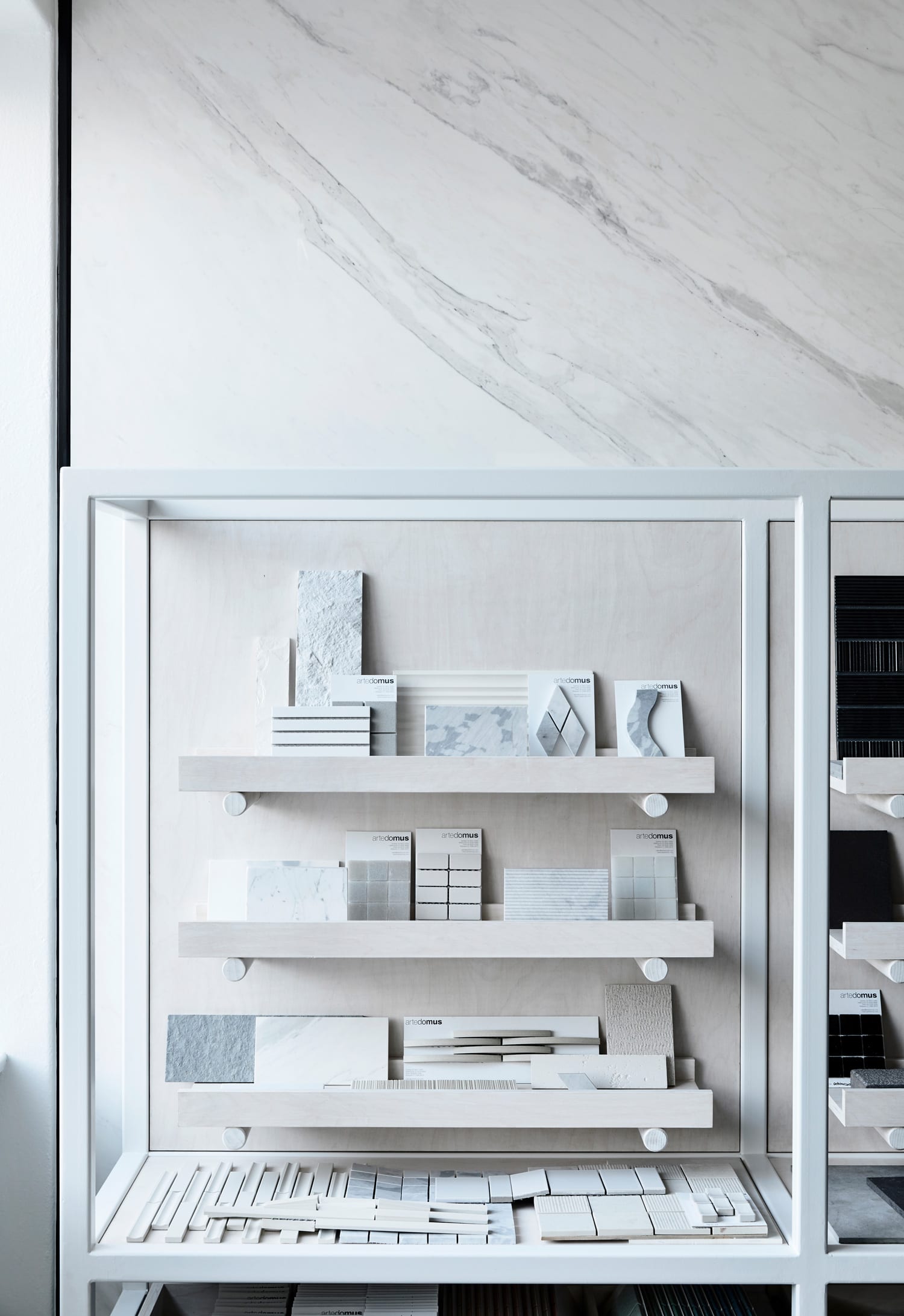 悉尼 Artedomus 展厅 | 电影老好莱坞风格设计,灵活展示产品-7