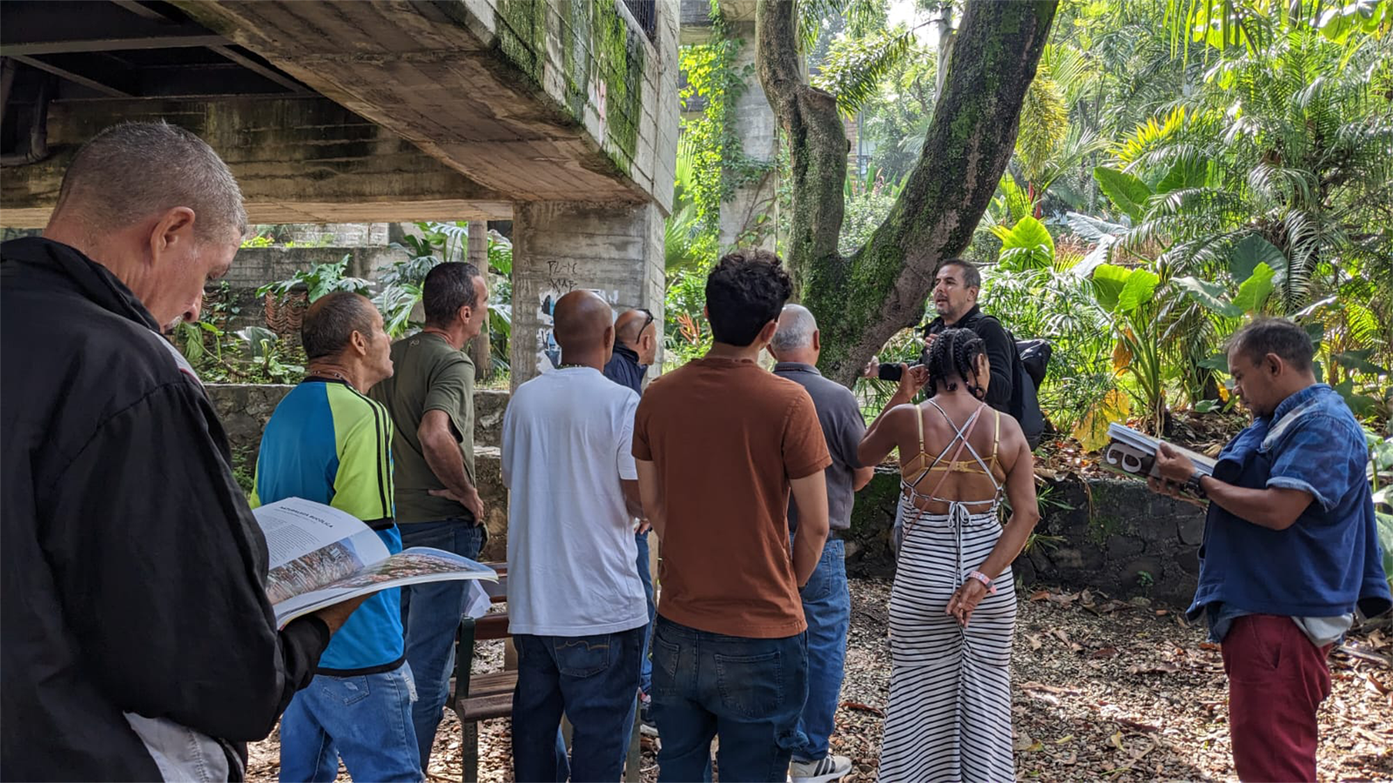 自然的生长花园PRADO PARK / Edgar Mazo-48