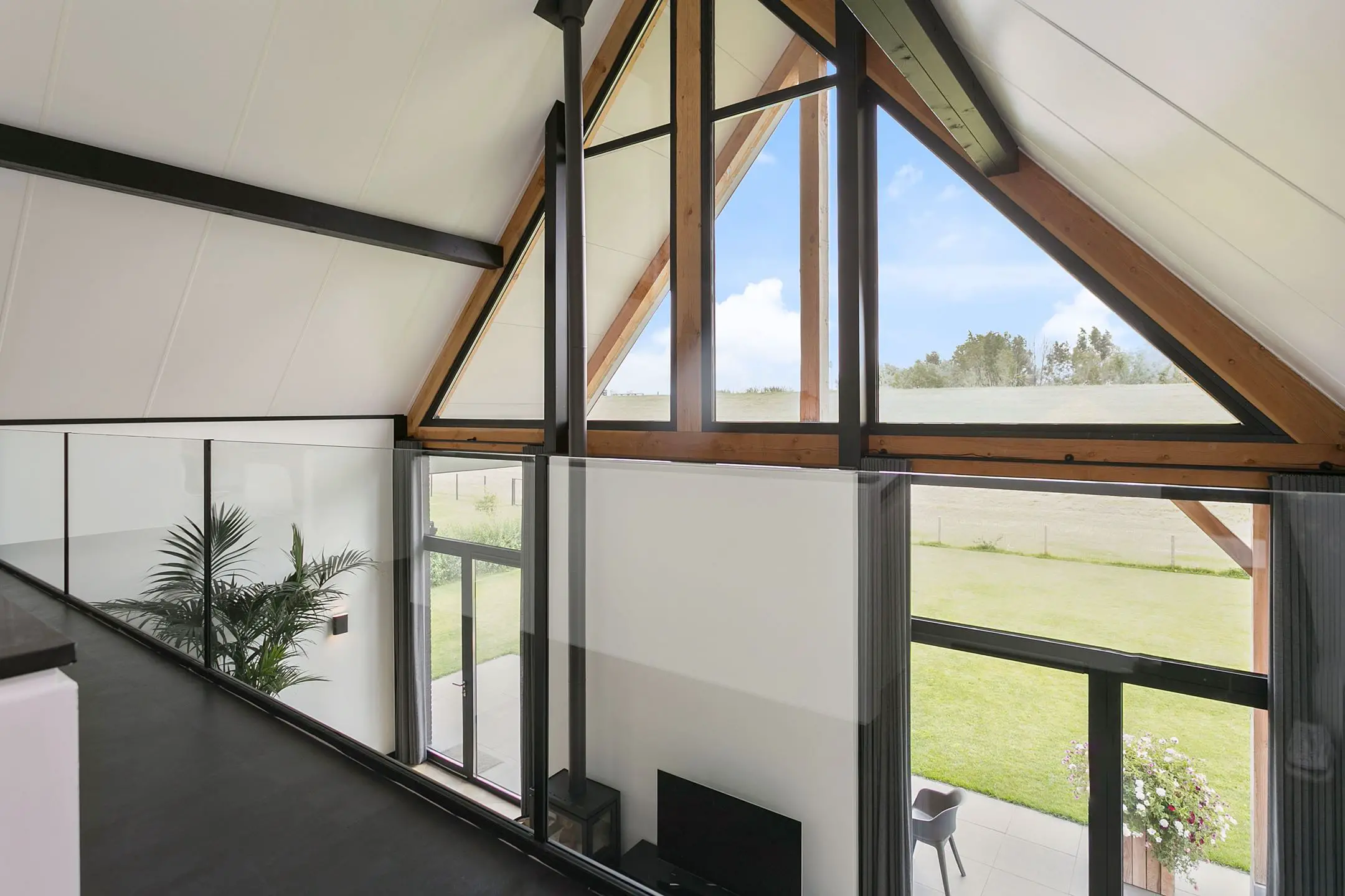 荷兰明亮当代住宅,设计感与自然和谐共生-11