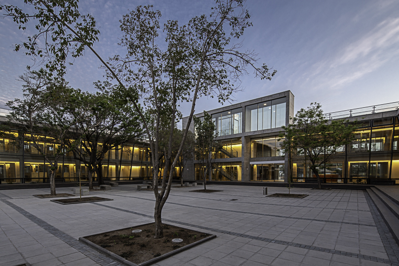 智利圣地亚哥贫困社区新市政厅建筑-35