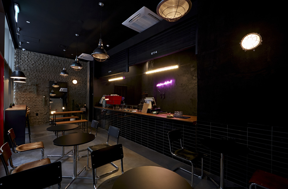 13 坪首尔咖啡厅，黑调工业风的设计魅力-7