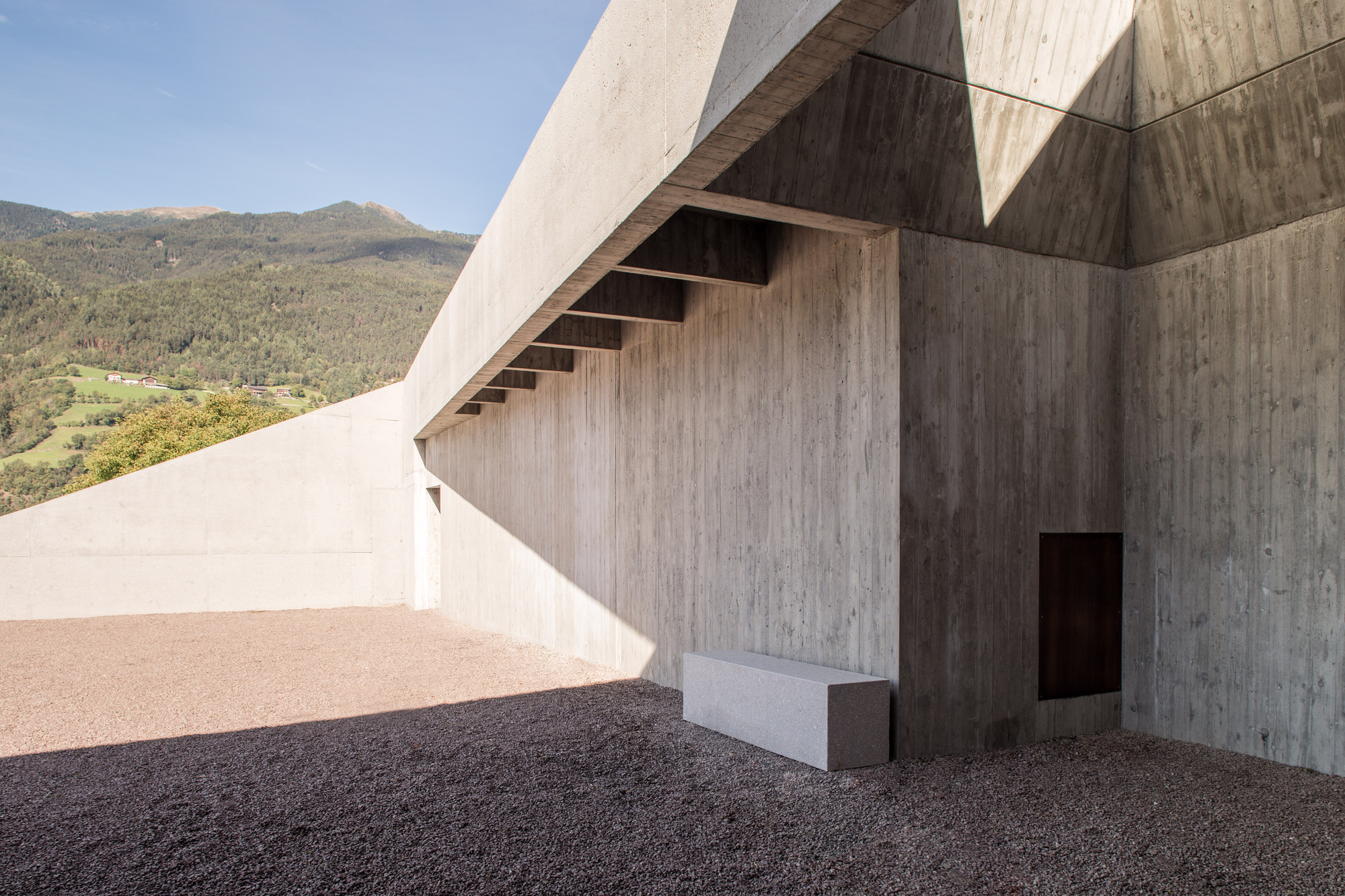 阿尔贝斯墓地扩建工程 | 现代与传统的和谐交融-1