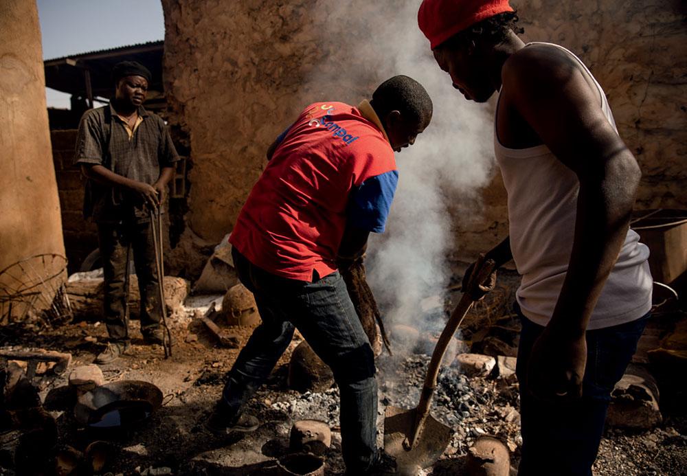 “回声”灯 | 歌颂西非文化的诗意爱情颂歌-11