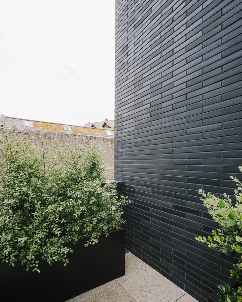 圣马洛港口边的现代马洛式建筑-33