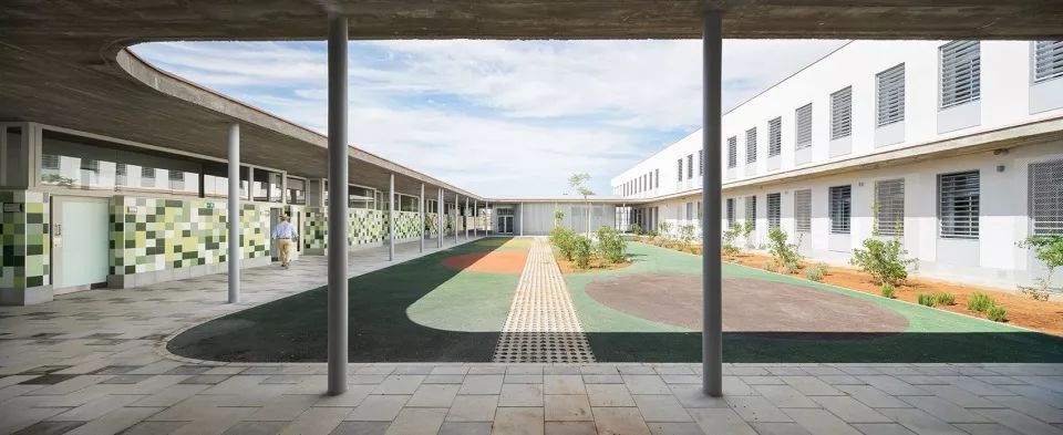 经济不稳定下的儿童乐园——西班牙 Eucaliptus 学校-27