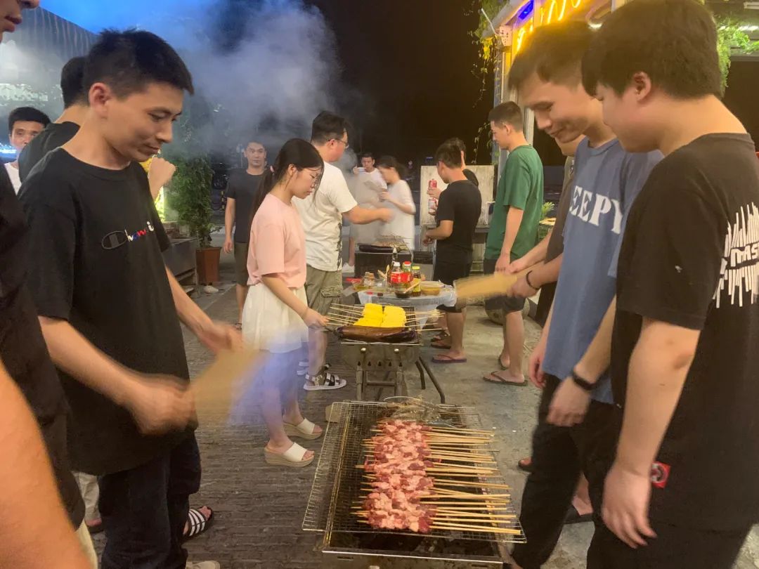 “欢乐的团建活动——深圳西涌海边之旅”-56