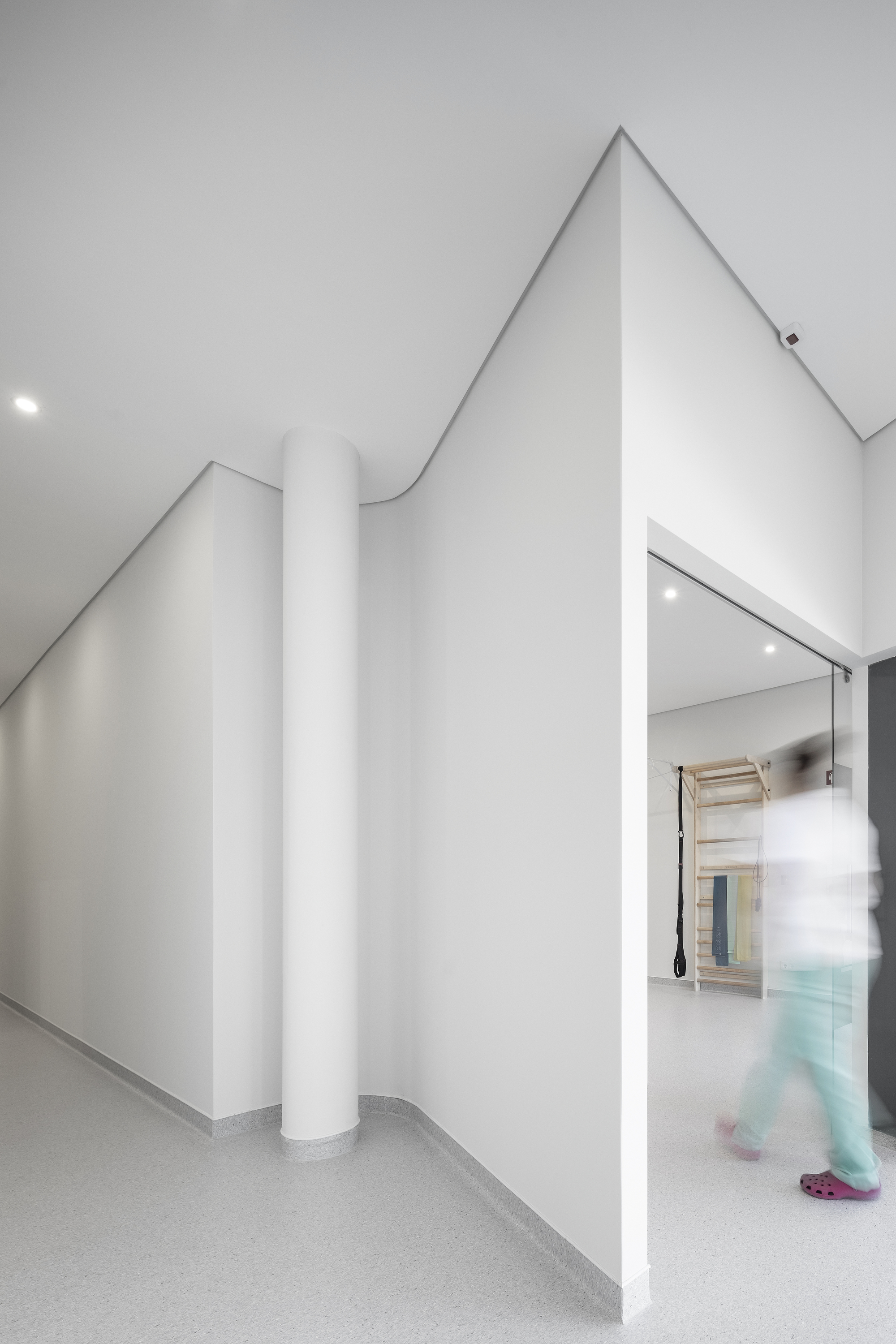 Physiotherapy Clinic / Hinterland Architecture Studio-11