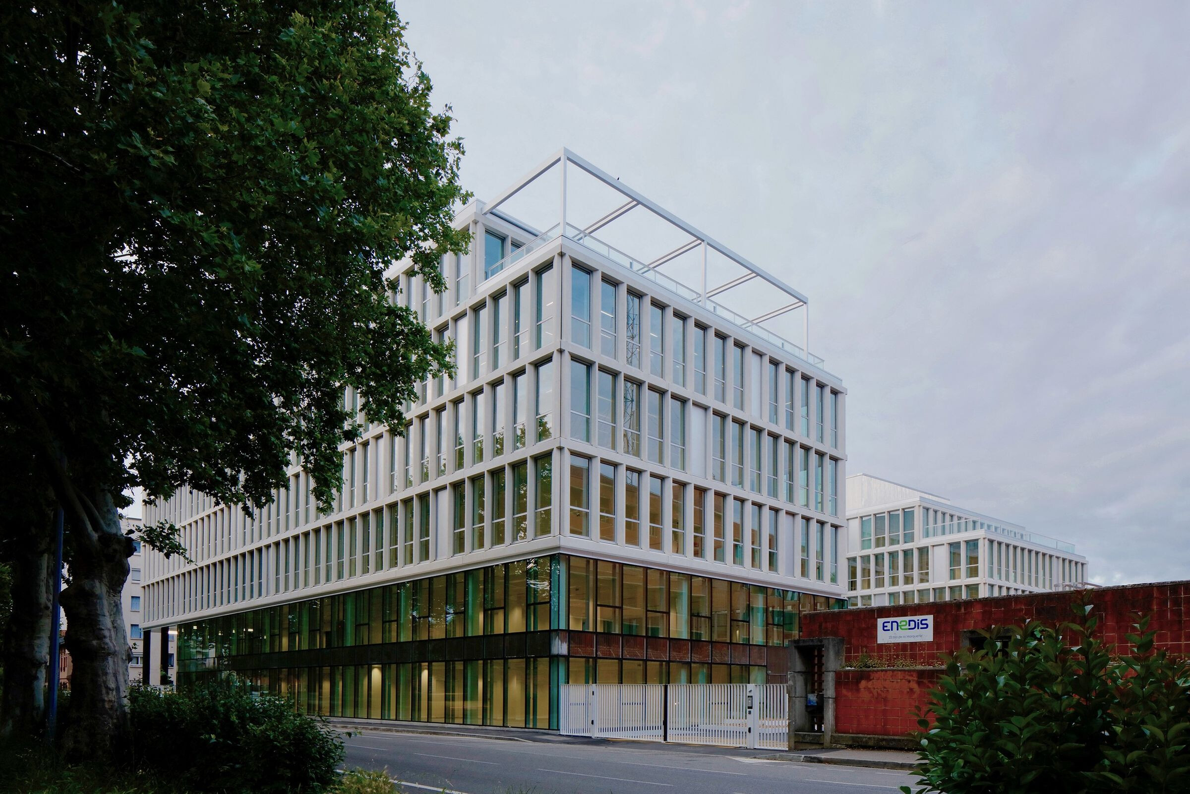 法国图卢兹“河畔”办公楼设计-28